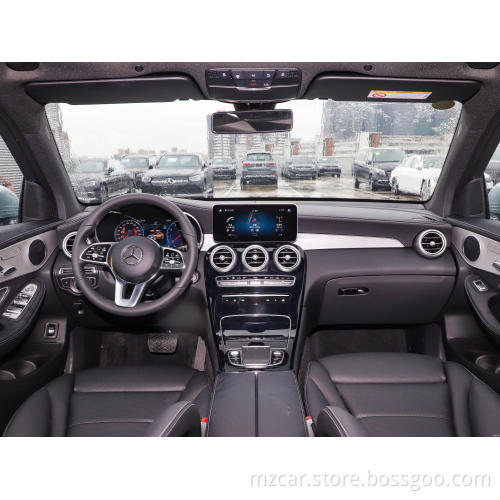 Mercedesbenz GLB 2023 GLB 200 Sporty SUV -brandstof Auto Grote ruimte Interieur Luxe 163 pk 1.3t op voorraad